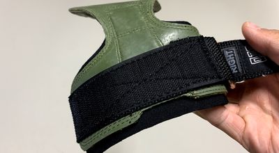 Cobra Grips特殊縫線